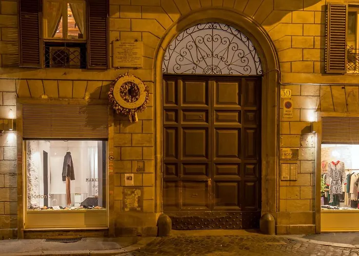Navona White Apartment